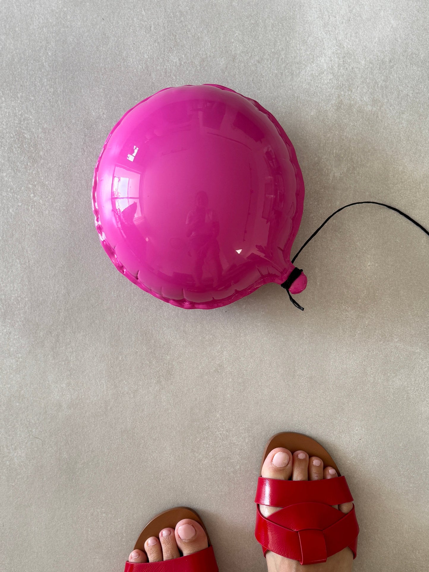 Magenta Mirror-Like Finish Helium Ceramic Balloon Sculpture