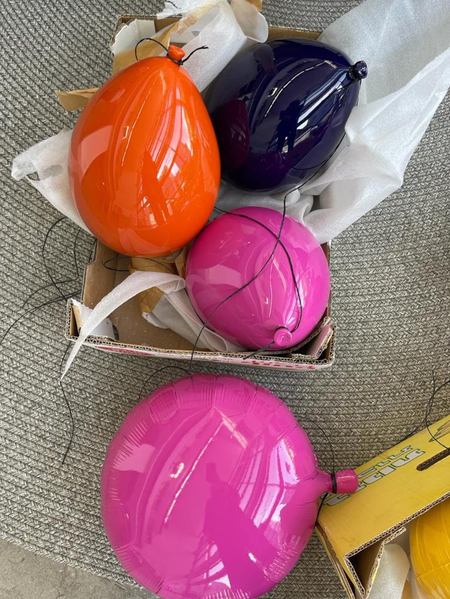 Magenta Mirror-Like Finish Helium Ceramic Balloon Sculpture