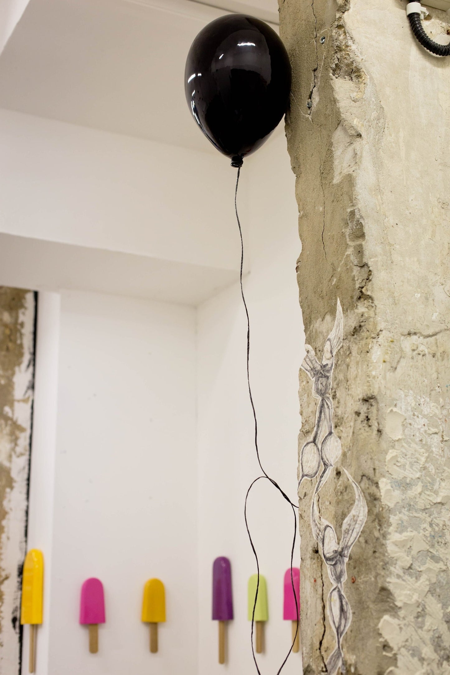 Black Glossy Ceramic Ceiling Balloon Sculpture