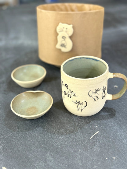 Set of 3 Green Ceramic Plates and Cat Mug