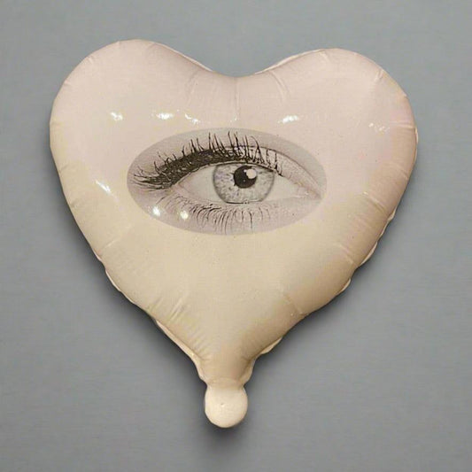 Good Eye Glossy Ceramic Heart Balloon Sculpture